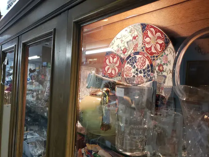 Alabama Antiques & Collectibles in Canoga Park, CA